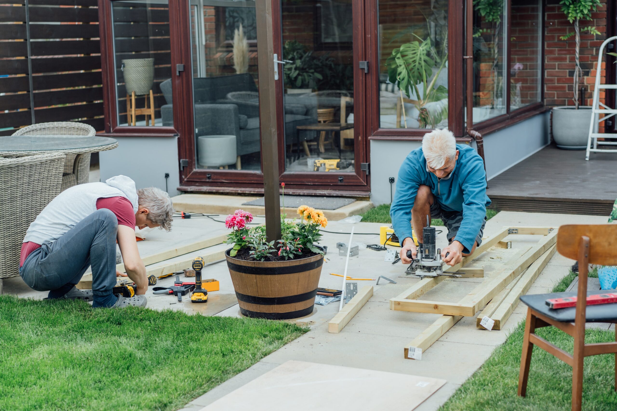 adult-son-and-father-carpenter-working-together-h-2025-02-13-03-16-37-utc